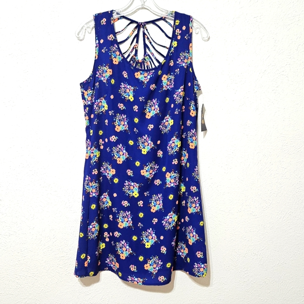 NWT: Floral Dress with Detail Back - M